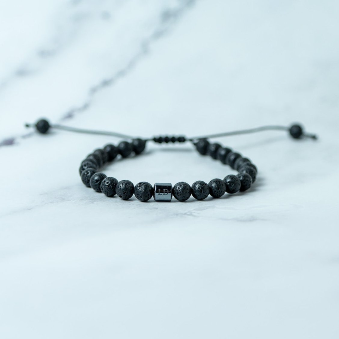 Lavastein-Armband von LUNADORE (6mm Steingröße)