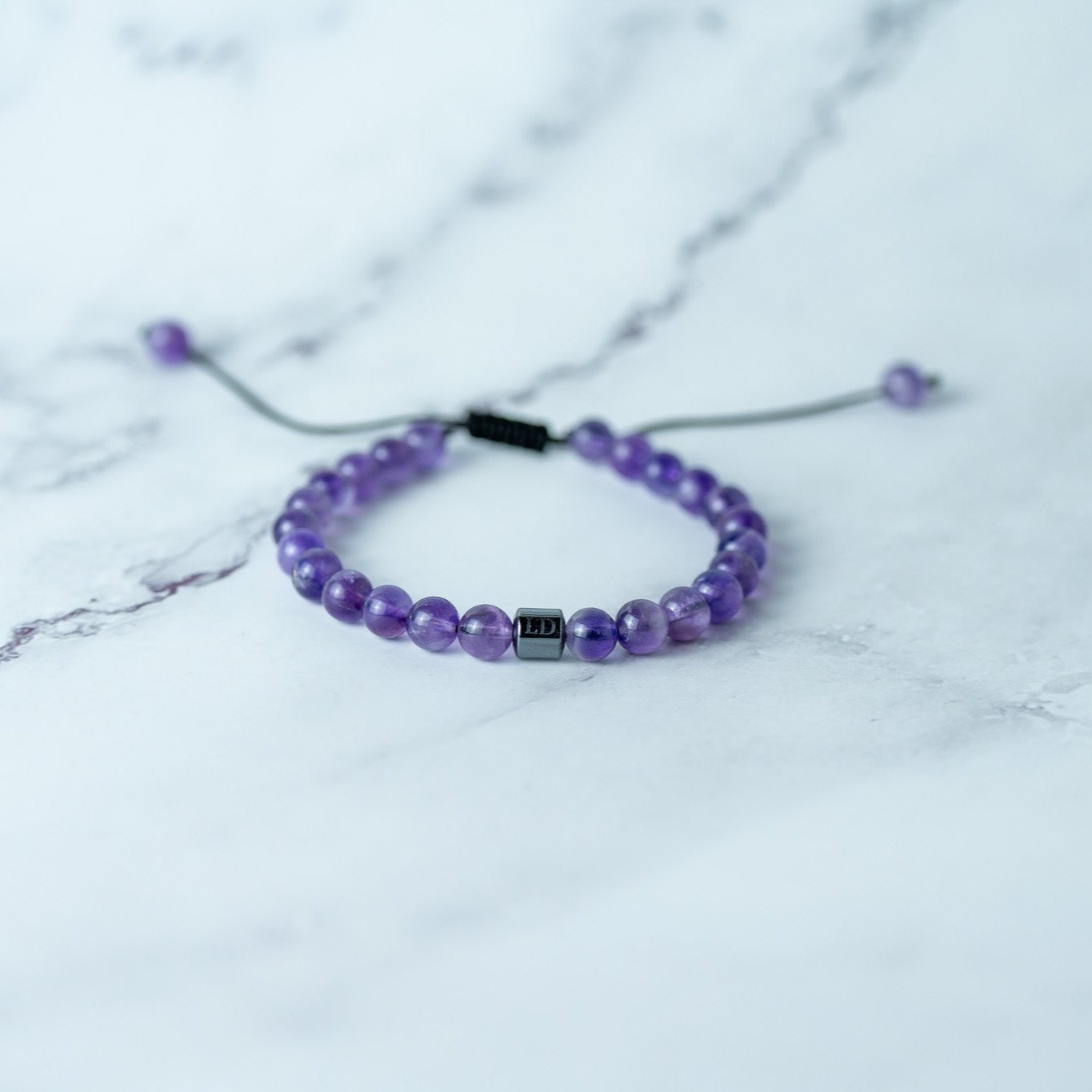 Amethyst-Armband von LUNADORE (6mm Steingröße)