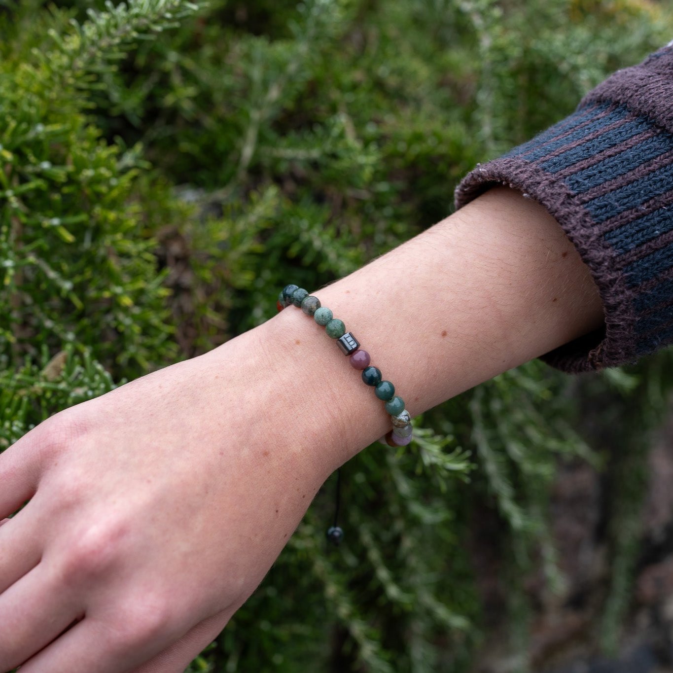 Buntes Onyx-Armband von LUNADORE (6mm Steingröße)